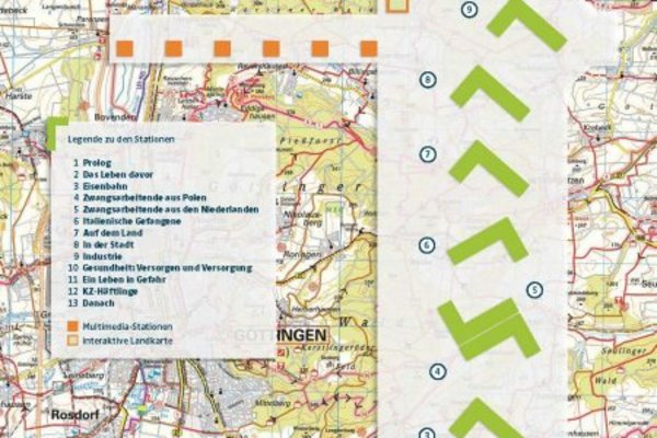 Ein Faltplan hilft den Besucher*innen sich in der Ausstellung zurecht zu finden.