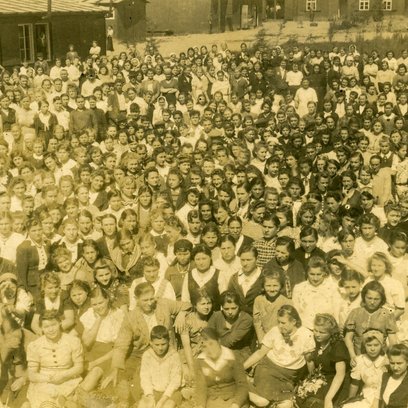 Zwangsarbeiter:innen in einem Ostarbeiterlager in Salzwedel, um 1943, Memorial Moskau Zwangsarbeiter:innen in einem Ostarbeiterlager in Salzwedel, um 1943, Memorial Moskau