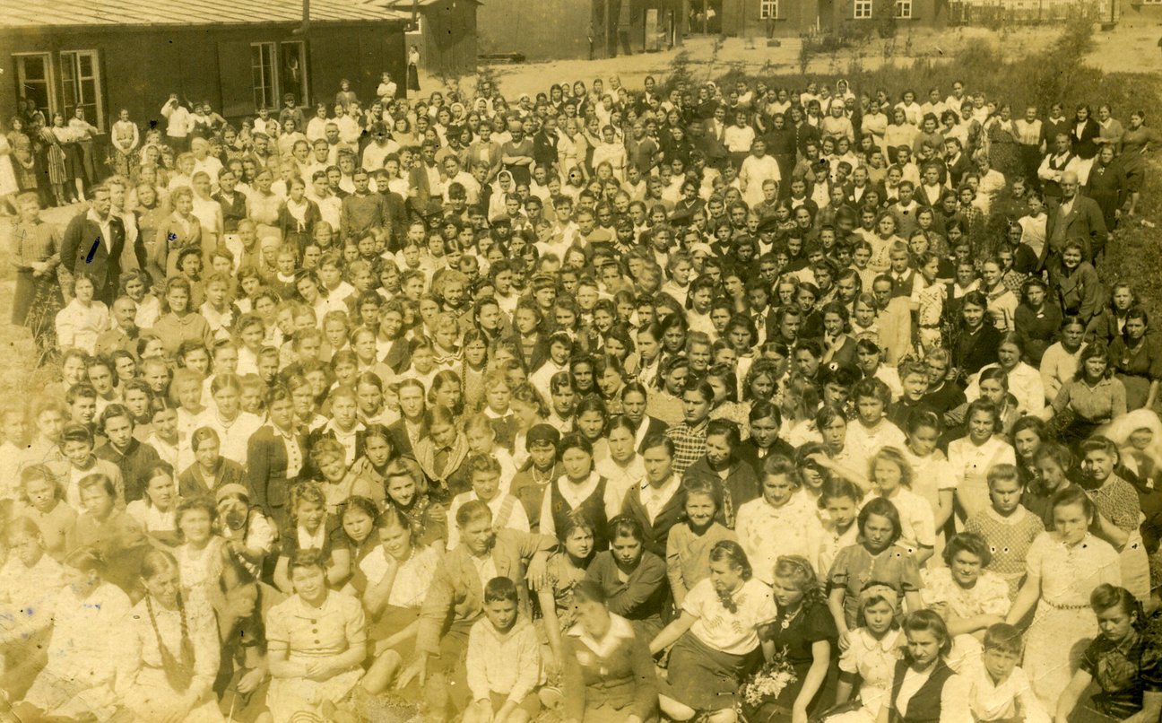 Zwangsarbeiter:innen in einem Ostarbeiterlager in Salzwedel, um 1943, Memorial Moskau