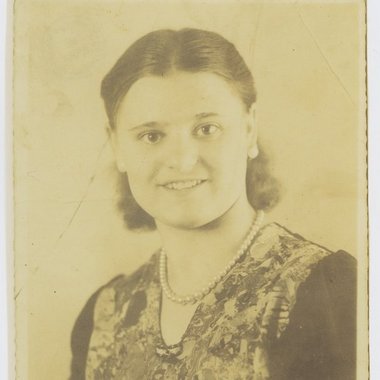 Die ukrainische Zwangsarbeiterin Marija Klimenko, Köln 1943. Fotograf: unbekannt. Bildnachweis: NS-Dokumentationszentrum der Stadt Köln (Bp4368). Die ukrainische Zwangsarbeiterin Marija Klimenko, Köln 1943. Fotograf: unbekannt. Bildnachweis: NS-Dokumentationszentrum der Stadt Köln (Bp4368).