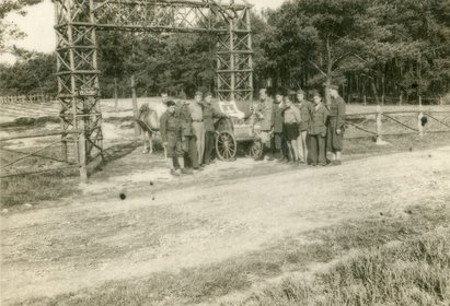 Der italienische Friedhof von Zeithain kurz nach der Befreiung des Lagers am 23. April 1945. Hier wurde auch Giacomo Baccarani beerdigt, Gedenkstätte Ehrenhain Zeithain Der italienische Friedhof von Zeithain kurz nach der Befreiung des Lagers am 23. April 1945. Hier wurde auch Giacomo Baccarani beerdigt, Gedenkstätte Ehrenhain Zeithain