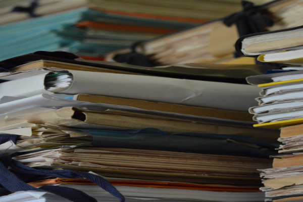 Briefe, Akten & Alben. Dokumente der Familienvergangenheit