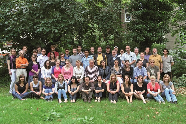 Die meisten Mitglieder der internationalen Ausstellungsproktgruppe am 29. Juni 2009. (Foto: Franziska Senkel)