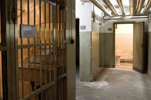 Gedenkst&auml;tte Gestapogef&auml;ngnis. Flur im Wachbereich der Gestapo Foto: Rheinisches Bildarchiv/Marion Mennicken