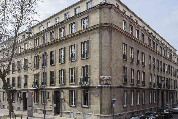 Aussenansicht des EL-DE-Haus Appellhofplatz23-25/Ecke Elisenstraße, 2016 (Foto: Joern Neumann) Aussenansicht des EL-DE-Haus Appellhofplatz23-25/Ecke Elisenstraße, 2016 (Foto: Joern Neumann)